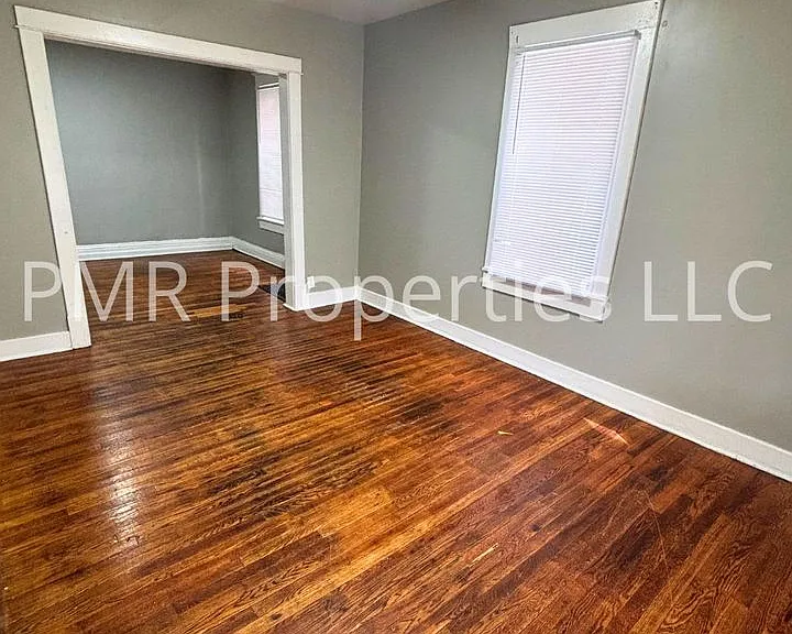 1821 S 11th St — Photo 5