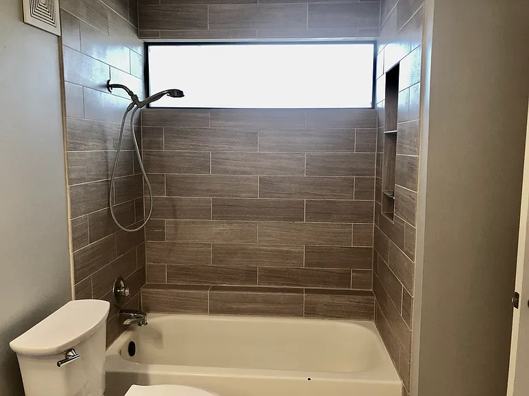 5859 Frankford Rd — Photo 10