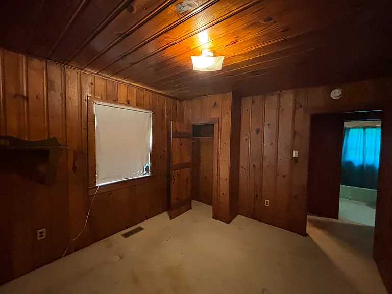 402 Hammond St — Photo 6