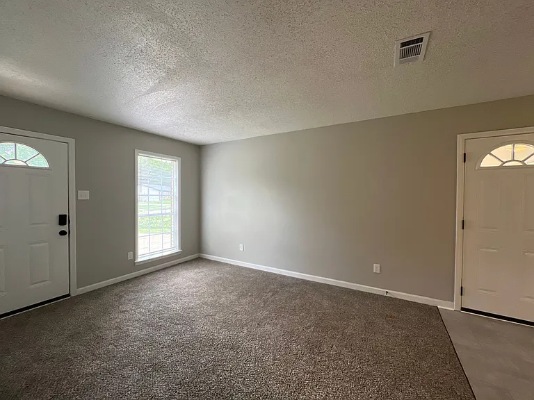 4617 Sumners Wells Rd — Photo 4