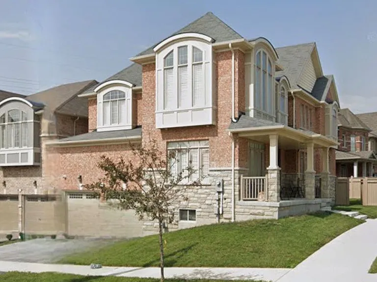 9 Stott Ave — Photo 1