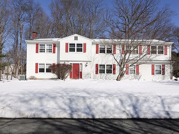 2nd image of 2 Saratoga Ct