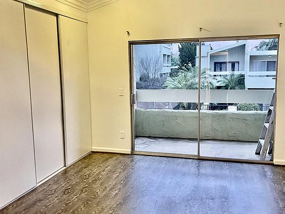 4th image of 150 E St Unit A7