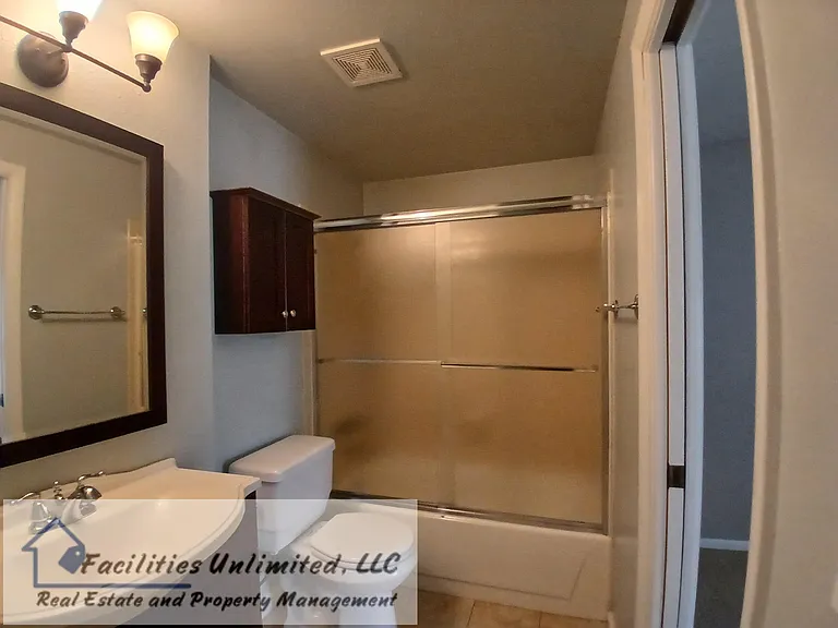 4519 Seaway Cir — Photo 9