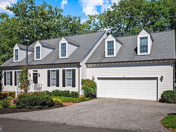 2nd image of 12 Dembeigh Hill Cir
