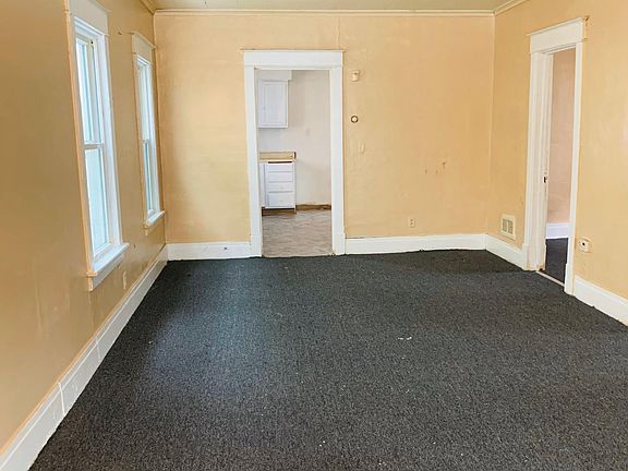 2nd image of 10 Olcott Pl #1