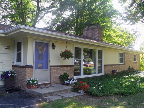 2nd image of 1550 E Woodside Dr