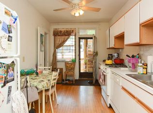 1429 W Victoria St #1, Chicago, IL 60660