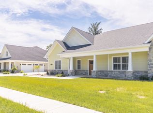 307 Blue River Dr, Knightstown, IN 46148