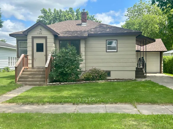 1106 1st St SW, Wadena, MN 56482