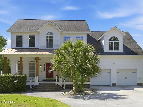 811 Albatross Way, Hampstead, NC 28443