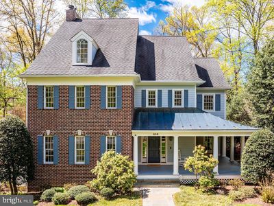 808 Crews Rd, Great Falls, VA, 22066