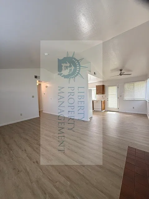 3 bed, 1143 sqft, $2,895 — Photo 3