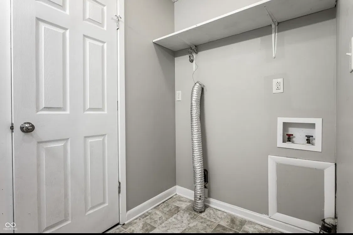 3 bed, 1000 sqft, $1,600 — Photo 1