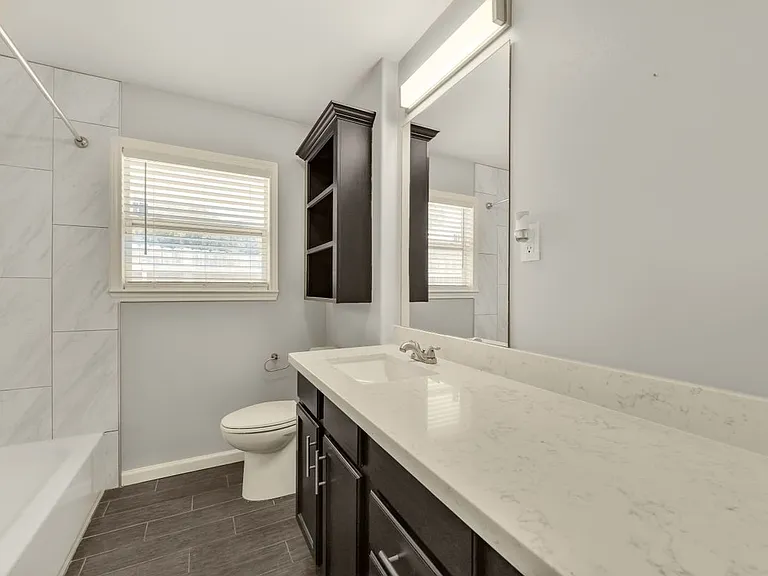 1125 Grace St — Photo 20