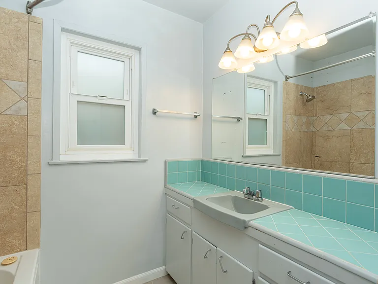 1263 Tourmaline St — Photo 34