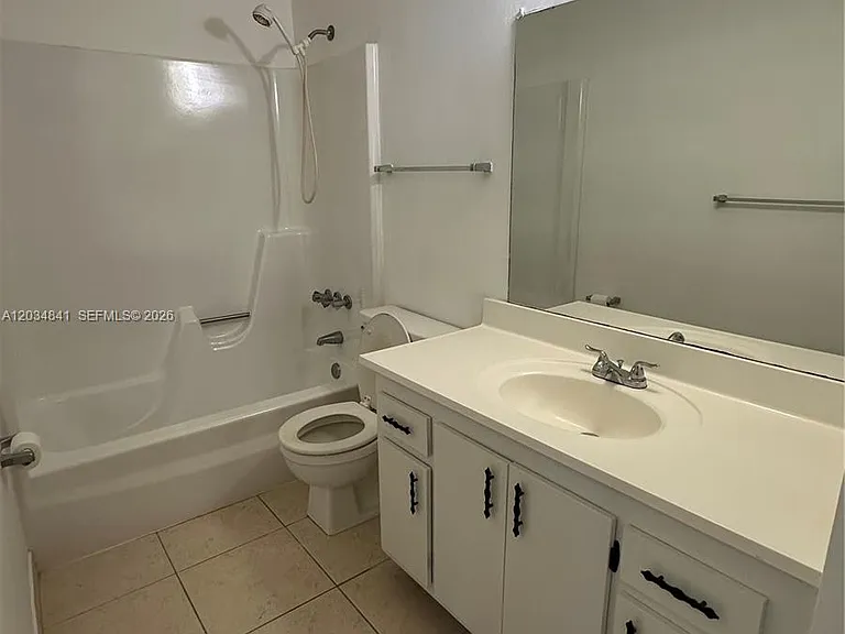 3490 La Jardin Ct #B-2 — Photo 11