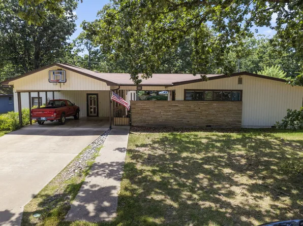 1310 S Mill St, Grove, OK 74344