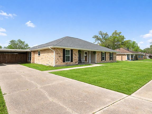 2nd image of 115 Piping Rock Dr