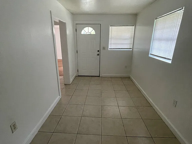 1107 Webster St #B — Photo 6