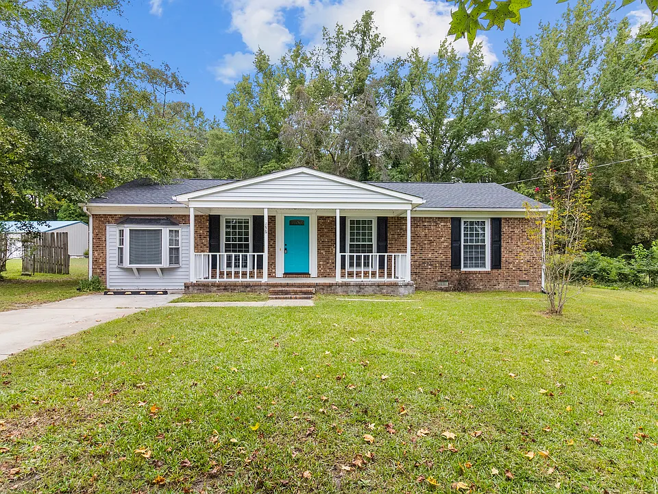 156 Lakeview Dr