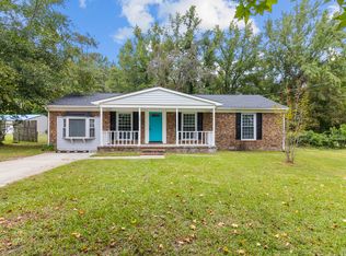 156 Lakeview Dr, Spring Lake, NC 28390