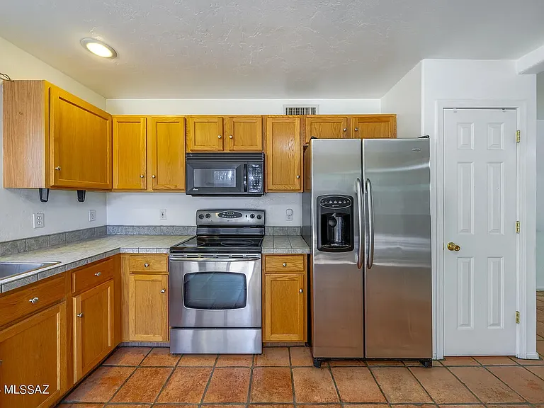 2218 N Belvedere Ave — Photo 11
