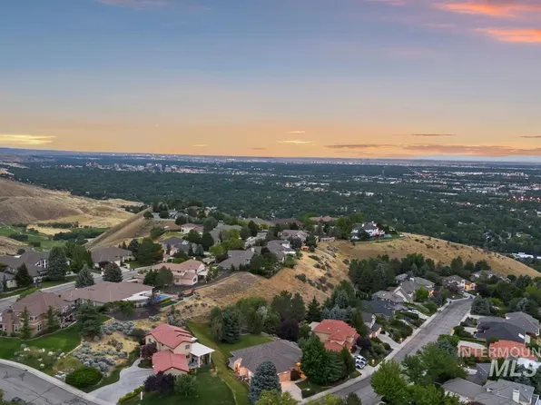 3949 W Quail Ridge Dr, Boise, ID 83703