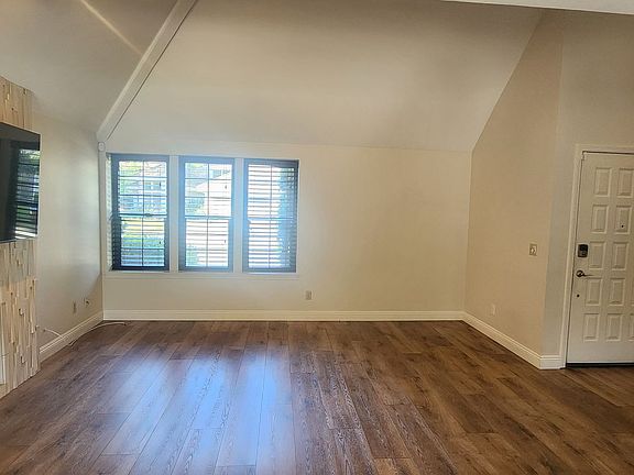 4th image of 7671 E Bay Ln