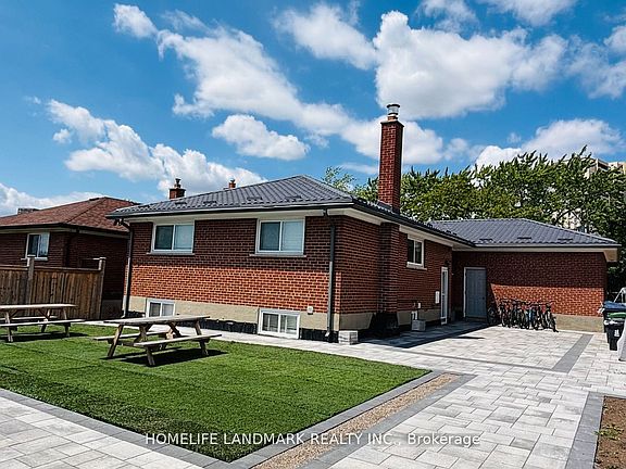 2nd image of 204 Derrydown Rd