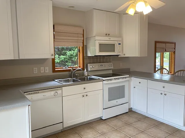 14 Dartmouth Dr — Photo 12