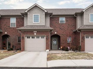 621 Knob Hill Rd, New Albany, IN 47150