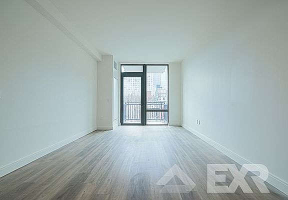 4th image of 160 Clarkson Ave #4P