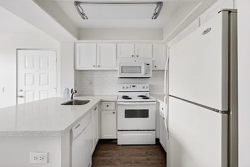 738 Executive Center Dr #35-10-35 Photo 1