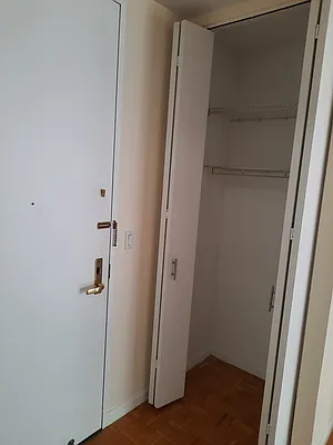 Rented by Bank Neary | media 27