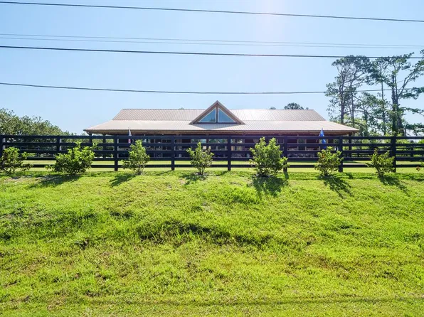 44 N Pecan St, Lakeland, GA 31635