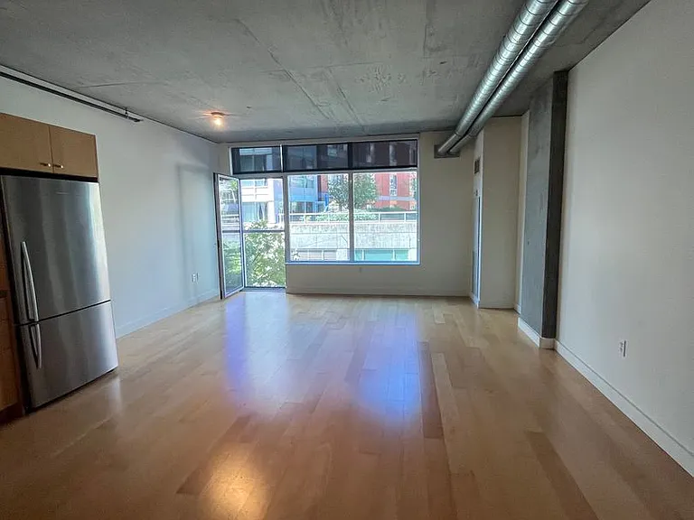 1926 W Burnside St #204 — Photo 4