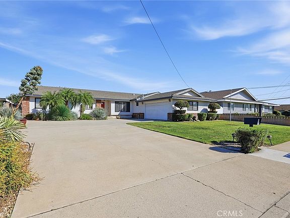 3rd image of 6076 Walnut Ave