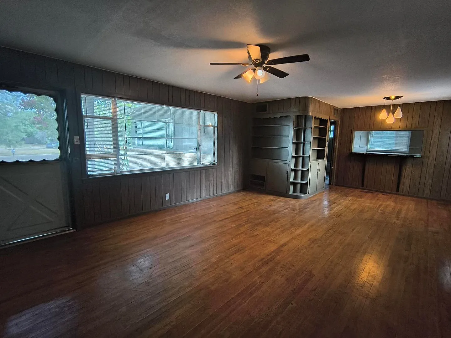 Affordable 2 Bedroom, 1 Bath Home Available Now! — Photo 2