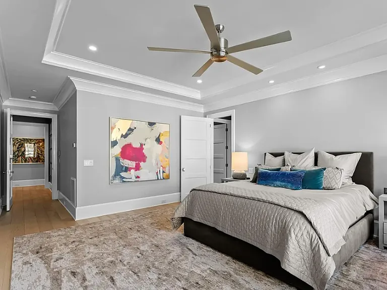 36 Coldwater Canyon Ave — Photo 1