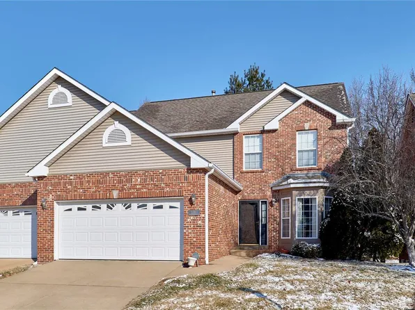 1281 Castle Gate Villas Dr, Saint Louis, MO 63132