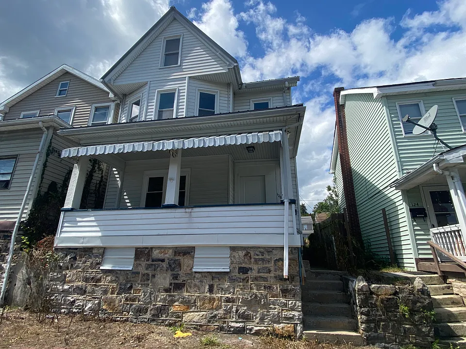 126 Walnut Ave