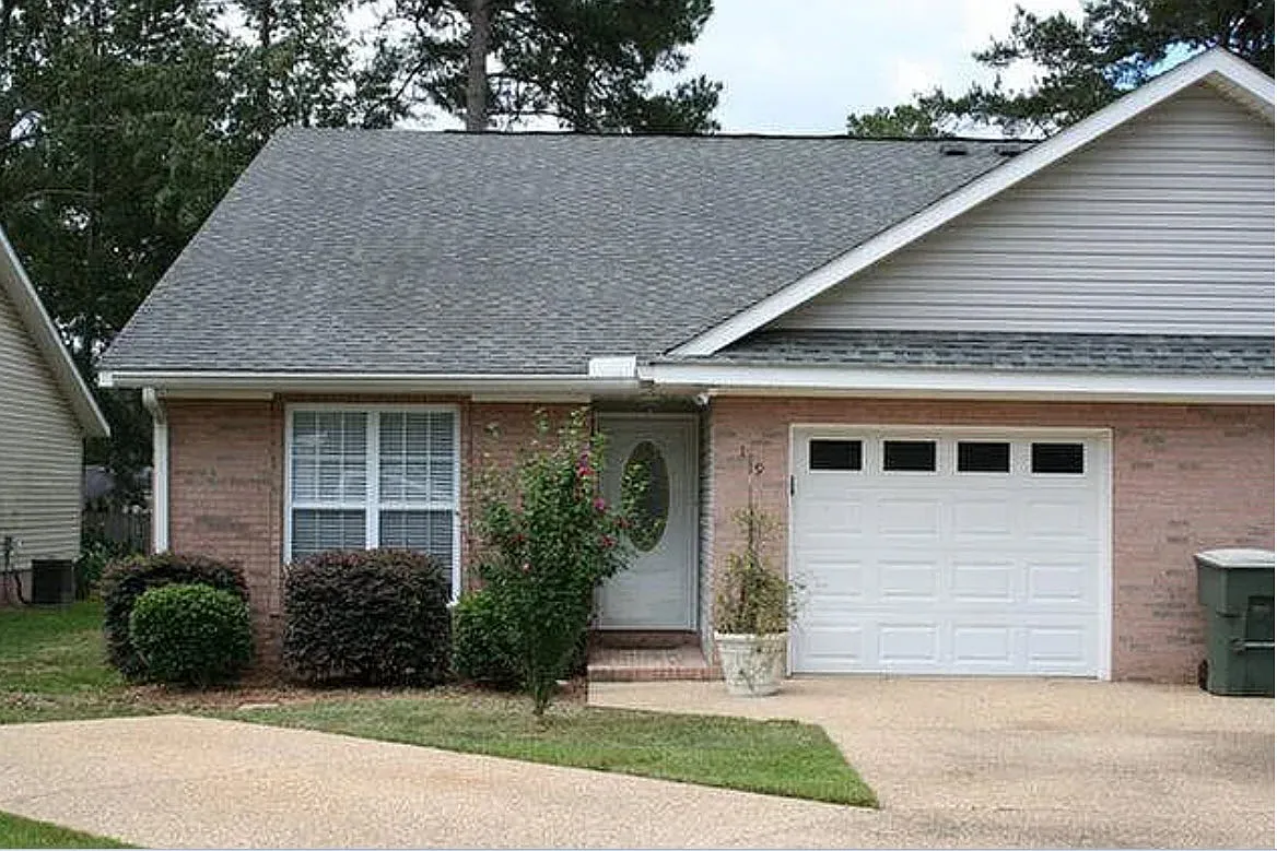 3 bed, 1463 sqft, $1,850 — Photo 1