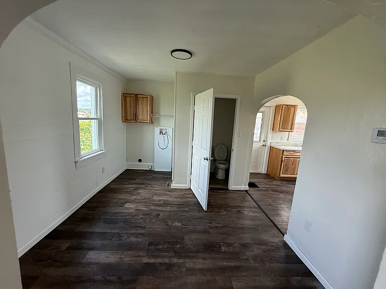 154 Clay Ave SE — Photo 4