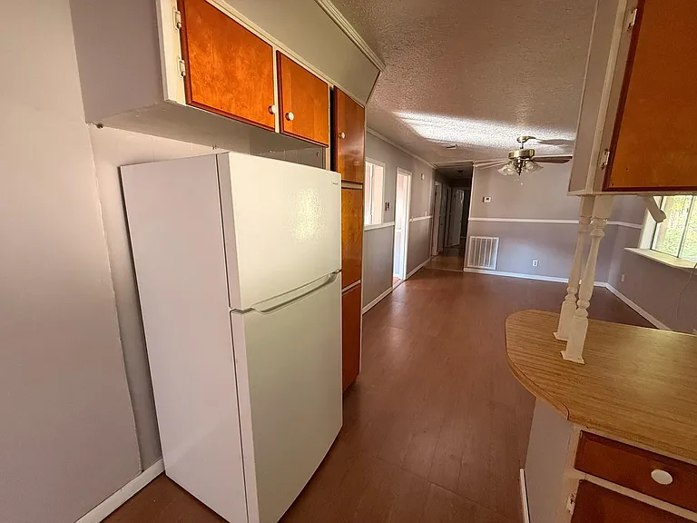 208 Hospital Dr — Photo 6