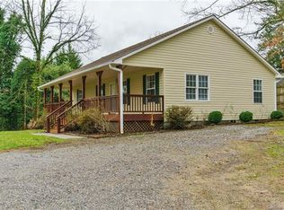 25 Chance Cove Ln, Asheville, NC 28806