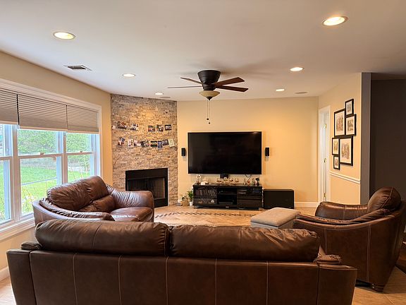 5th image of 40 Rumson Rd