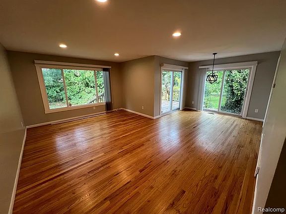 3rd image of 2988 Aspen Ln