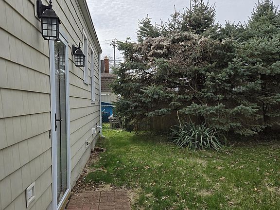 2nd image of 38 Hartland St
