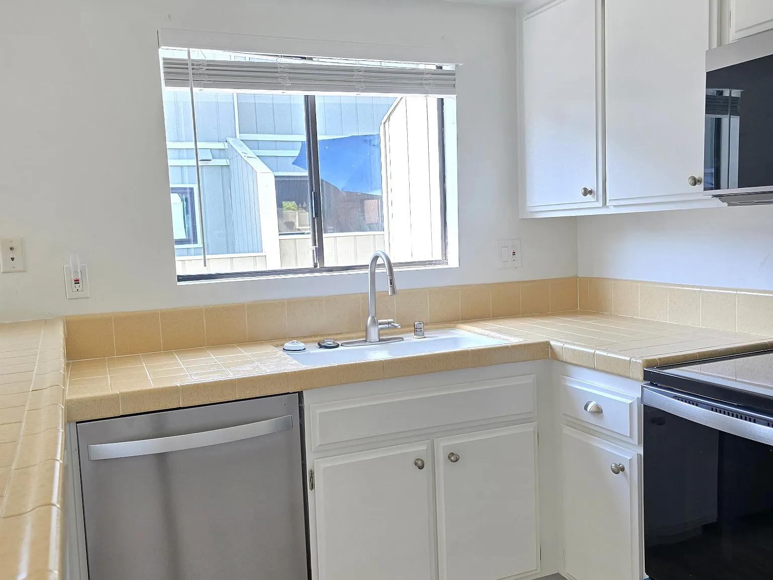 2 bed, 1334 sqft, $5,250 — Photo 2